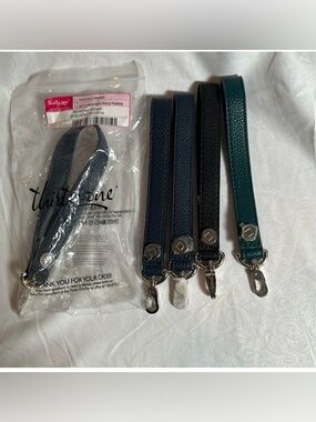 thirty-one Wristlet Straps BLACK ONLY